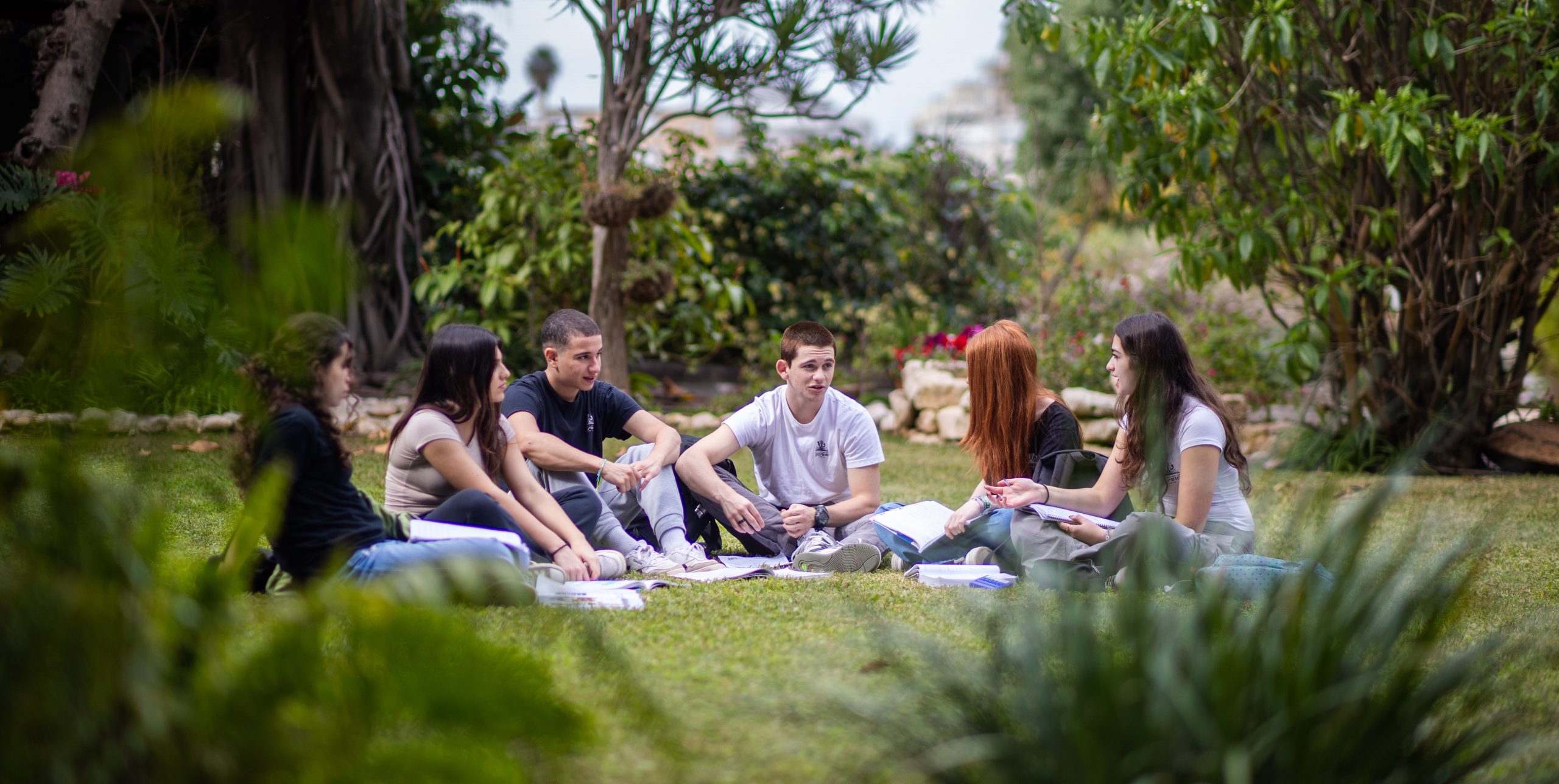 Naale is a supportive environment for international students in Israel, weather you are planning Alya or not, Naale will be the best life hanging xpiriance for your teen. 
